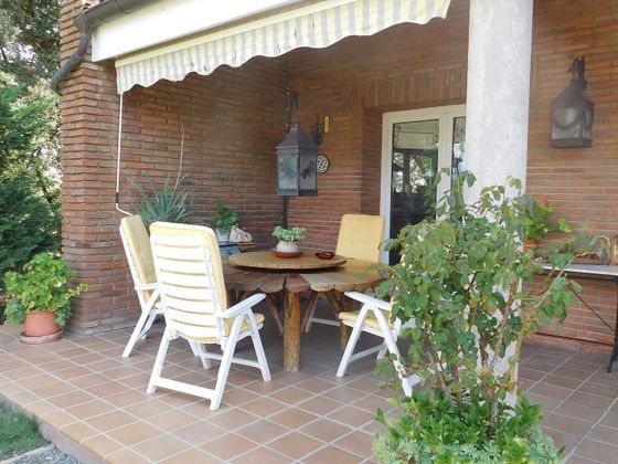 Foto 2 de Xalet en venda a Vilobi d´Onyar de 8 habitacions amb terrassa i piscina