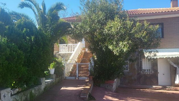 Foto 2 de Xalet en venda a Viso de San Juan (El) de 5 habitacions amb terrassa i piscina