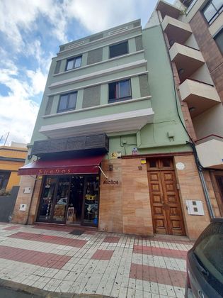 Foto 1 de Edifici en venda a calle Menéndez y Pelayo de 280 m²