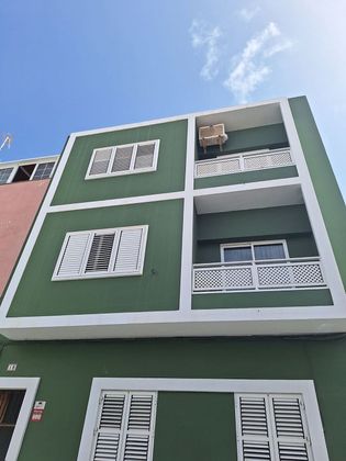 Foto 2 de Alquiler de piso en Vegueta de 4 habitaciones con muebles y balcón