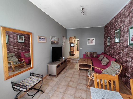 Foto 2 de Casa en venda a Playa de Arinaga de 6 habitacions amb terrassa i garatge
