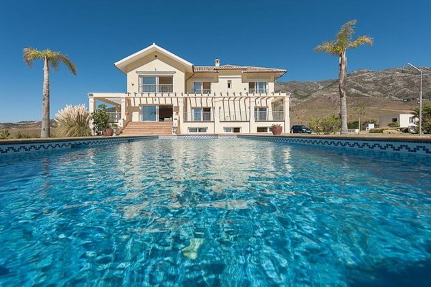 Foto 1 de Xalet en venda a Mijas pueblo de 4 habitacions amb terrassa i piscina