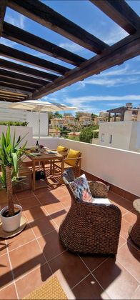 Foto 2 de Alquiler de piso en urbanización Riviera del Sol IV de 2 habitaciones con terraza y piscina
