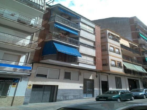 Foto 1 de Piso en venta en calle Marcelino Elosua de 4 habitaciones con balcón