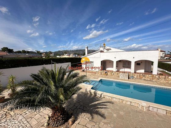 Foto 1 de Chalet en venta en Les Tres Cales de 4 habitaciones con terraza y piscina