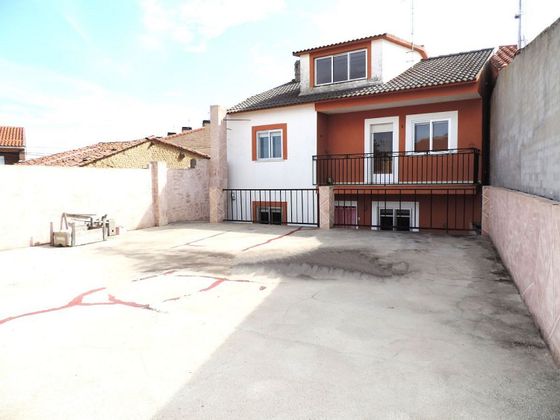 Foto 2 de Casa en venda a Aldearrubia de 5 habitacions amb terrassa i garatge