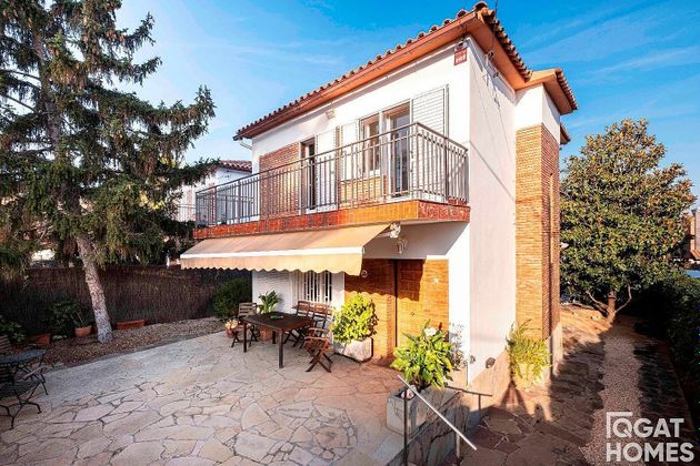Foto 2 de Xalet en venda a Mira-sol de 4 habitacions amb terrassa i piscina