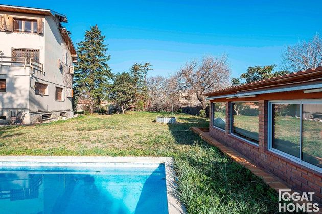 Foto 2 de Xalet en venda a Mira-sol de 8 habitacions amb terrassa i piscina