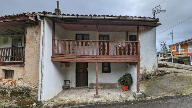 Foto 2 de Casa en venta en Ribadesella de 3 habitaciones con terraza y garaje