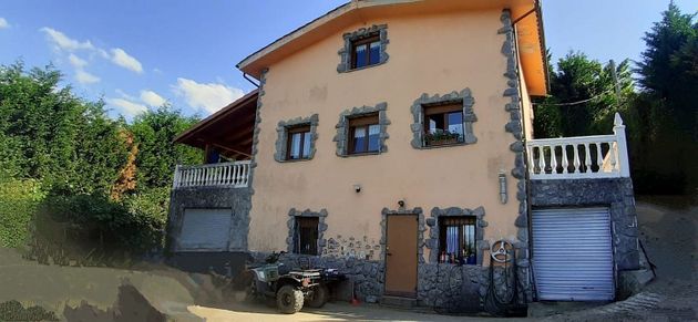 Foto 2 de Chalet en venta en Quintes - Arroes de 3 habitaciones con terraza y garaje