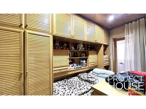 Foto 2 de Piso en venta en Artigas - Llefià de 3 habitaciones con calefacción y ascensor