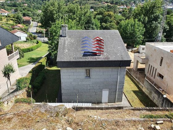 Foto 2 de Casa en venda a As Lagoas de 6 habitacions amb terrassa i garatge
