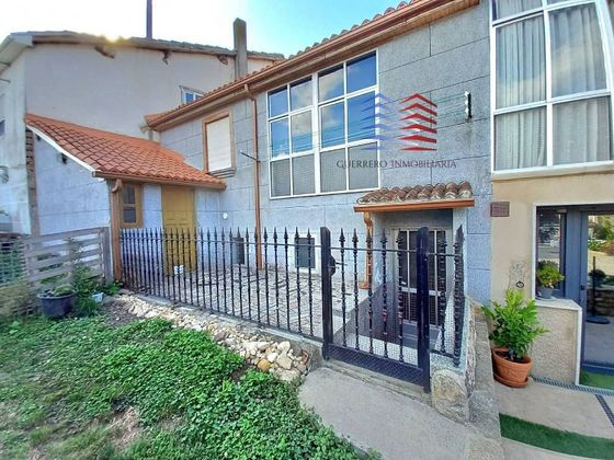 Foto 2 de Casa en venta en calle Lugar Tioira de 4 habitaciones con terraza y jardín