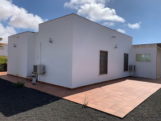 Foto 2 de Xalet en venda a Antigua pueblo de 3 habitacions amb terrassa i jardí