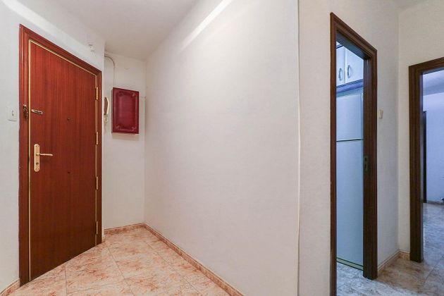 Foto 2 de Piso en venta en Gavarra de 3 habitaciones con balcón y ascensor