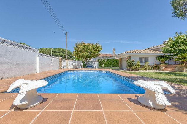 Foto 2 de Casa en venda a Escala, L´ de 5 habitacions amb terrassa i piscina