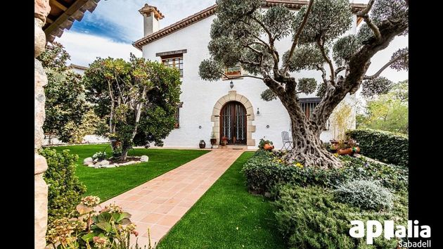 Foto 2 de Casa en venda a Sant Feliu del Racó de 5 habitacions amb piscina i jardí