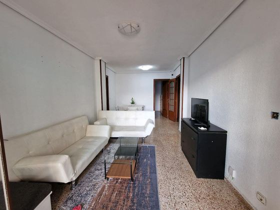 Foto 1 de Piso en venta en Altozano - Conde Lumiares de 3 habitaciones con balcón y ascensor