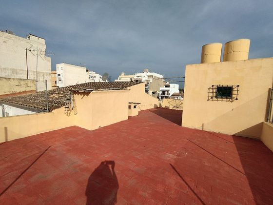 Foto 2 de Casa en venta en calle Joaquim Verdaguer de 6 habitaciones con terraza y balcón