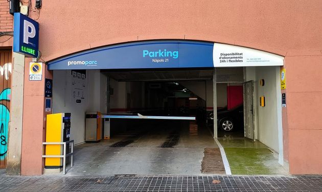 Foto 1 de Garatge en lloguer a calle De Nàpols de 14 m²