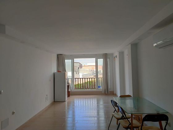 Foto 2 de Pis en venda a Marina Botafoc - Platja de Talamanca de 2 habitacions amb piscina i aire acondicionat