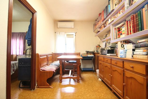 Foto 1 de Venta de piso en Pradolongo de 2 habitaciones con aire acondicionado