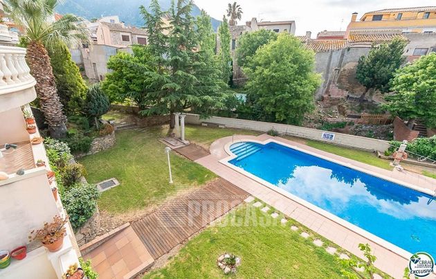 Foto 2 de Pis en venda a Palau-Saverdera de 4 habitacions amb terrassa i piscina