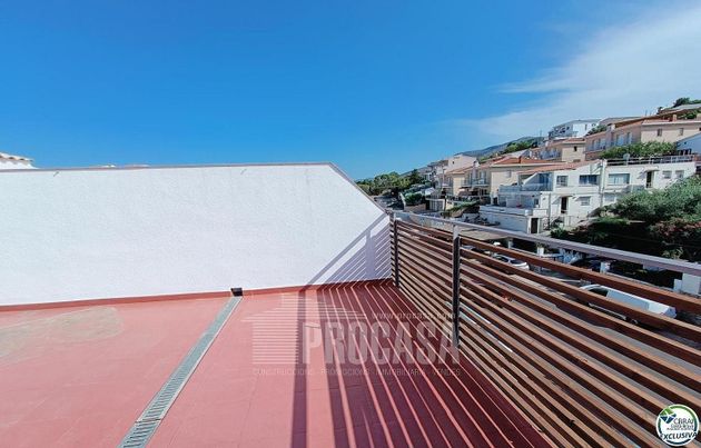 Foto 1 de Piso en venta en Llançà de 3 habitaciones con terraza y garaje