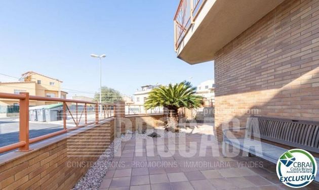 Foto 2 de Venta de casa en Castelló d'Empúries poble de 4 habitaciones con terraza y garaje