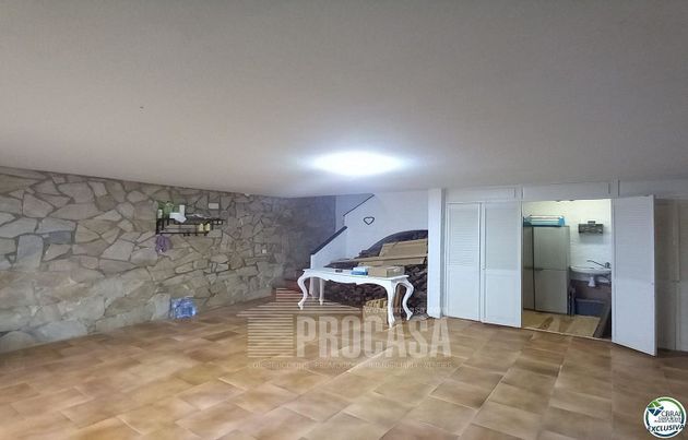 Foto 2 de Casa en venda a Garriguella de 3 habitacions amb terrassa i balcó