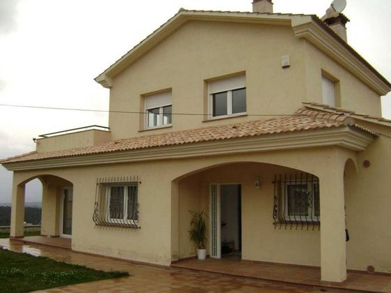 Foto 1 de Venta de casa en Mas Altaba-El Molí de 4 habitaciones con terraza y jardín