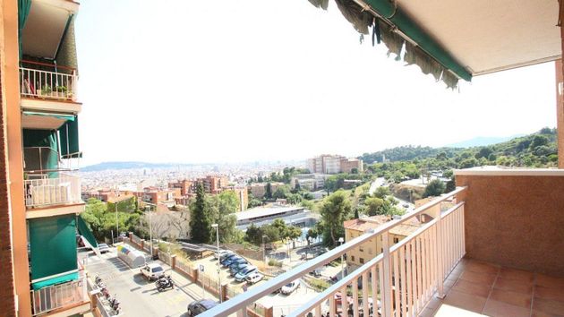Foto 1 de Piso en alquiler en Can Baró de 3 habitaciones con piscina y balcón