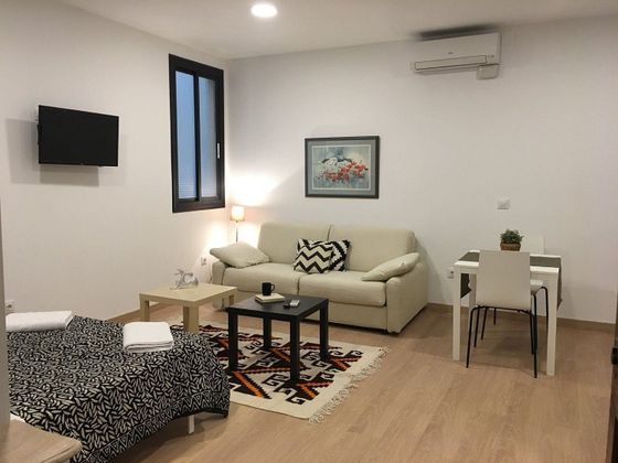 Foto 1 de Alquiler de piso en Les Corts de 1 habitación con muebles y aire acondicionado