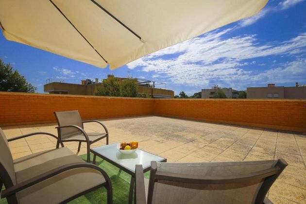 Foto 2 de Àtic en venda a calle De la Tramuntana de 3 habitacions amb terrassa i piscina