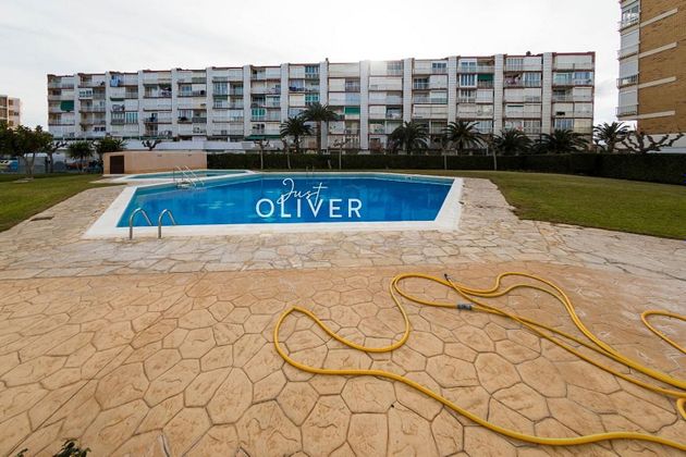 Foto 2 de Pis en venda a calle De Joaquim Serra de 1 habitació amb piscina i jardí