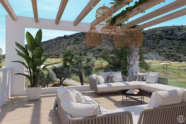 Foto 1 de Casa en venda a Monforte del Cid de 4 habitacions amb terrassa i piscina