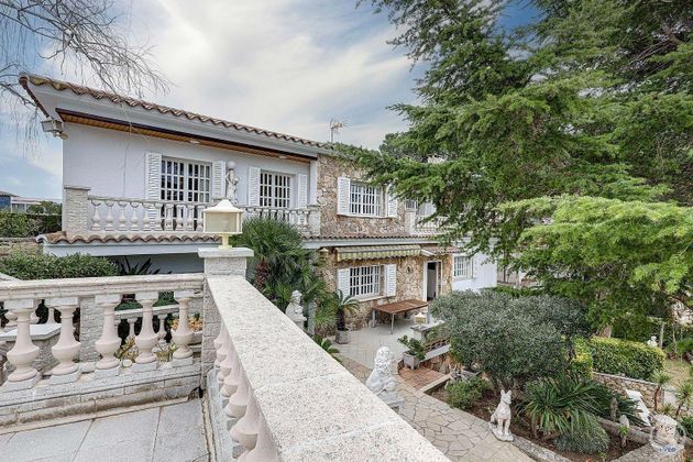 Foto 1 de Casa en venda a Canyelles - Montgoda de 8 habitacions amb terrassa i piscina