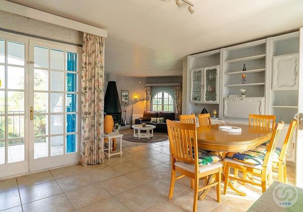 Foto 2 de Casa en venda a Escala, L´ de 3 habitacions amb terrassa i piscina