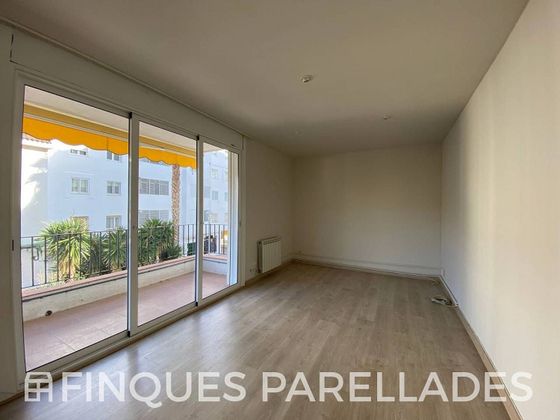 Foto 1 de Piso en venta en Vallpineda - Santa Bàrbara de 4 habitaciones con terraza y piscina