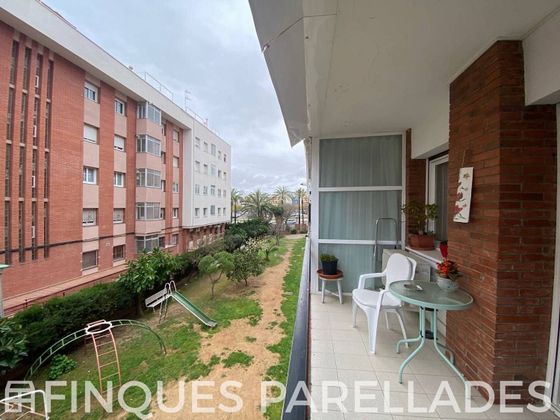Foto 1 de Piso en venta en Els Molins - La Devesa - El Poble-sec de 2 habitaciones con terraza y jardín