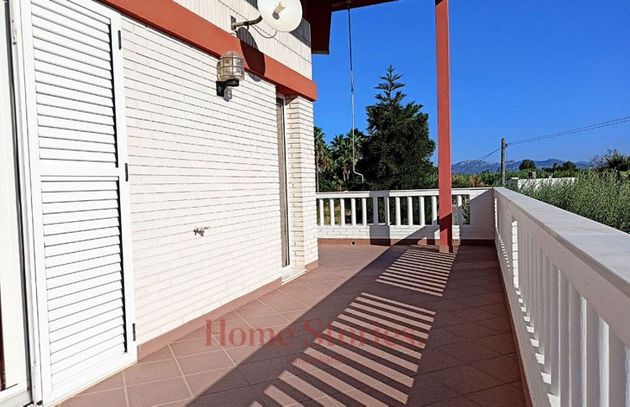 Foto 2 de Chalet en venta en Oliva pueblo de 7 habitaciones con terraza y piscina