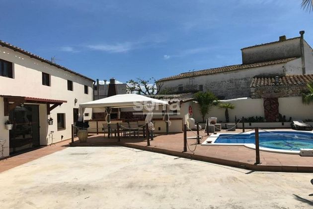 Foto 1 de Casa en venda a Vilobí del Penedès de 7 habitacions amb terrassa i piscina