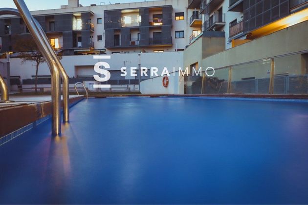 Foto 1 de Venta de piso en La Geltrú de 2 habitaciones con terraza y piscina