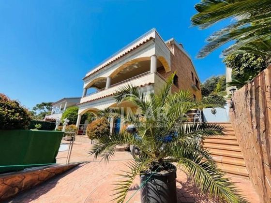 Foto 2 de Xalet en venda a Mas Mora - Sant Daniel de 5 habitacions amb terrassa i piscina