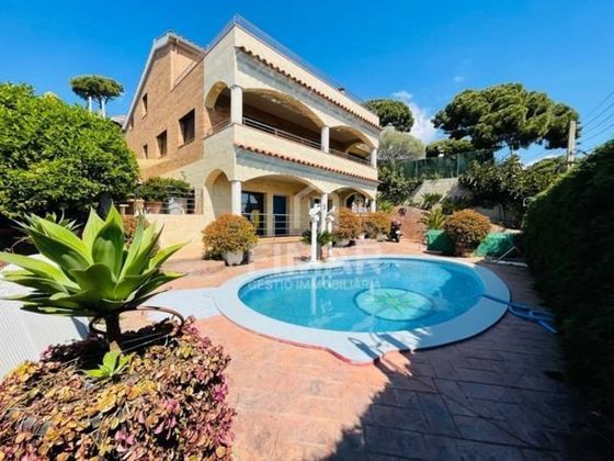Foto 1 de Chalet en venta en Mas Mora - Sant Daniel de 5 habitaciones con terraza y piscina