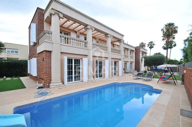 Foto 1 de Xalet en venda a Premià de Mar de 6 habitacions amb terrassa i piscina