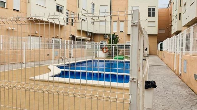 Foto 2 de Venta de casa en Madrigal de 3 habitaciones con terraza y piscina