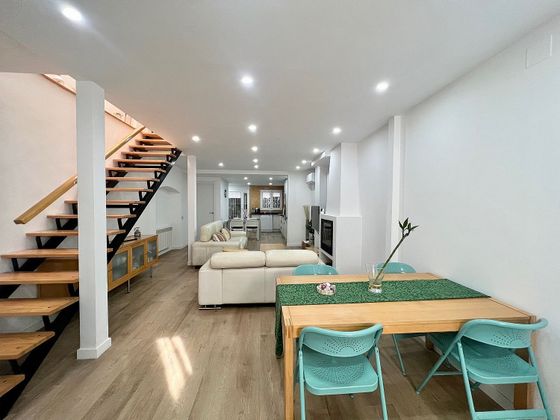 Foto 1 de Casa en venta en Centre - Cornellà de Llobregat de 4 habitaciones con terraza y balcón