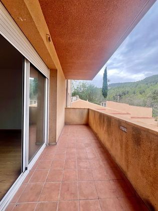 Foto 1 de Piso en venta en Vallirana de 4 habitaciones con balcón y calefacción
