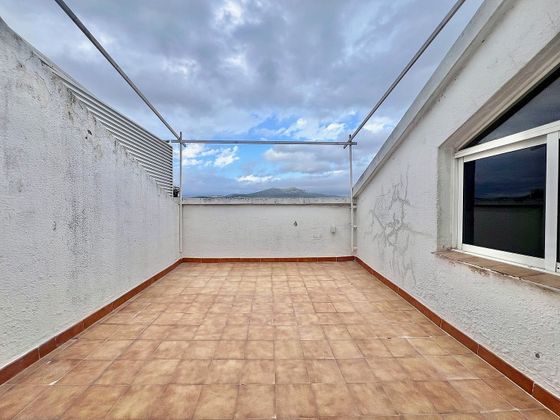 Foto 1 de Ático en venta en Sant Vicenç dels Horts de 5 habitaciones con terraza y ascensor